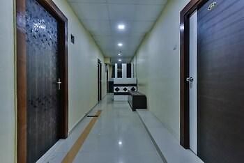 Hotel Bkc Inn Мумбай Екстериор снимка