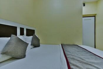 Hotel Bkc Inn Мумбай Екстериор снимка